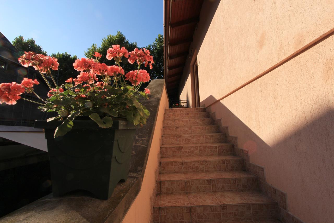 Ariel Apartmanok Siofok Exterior photo